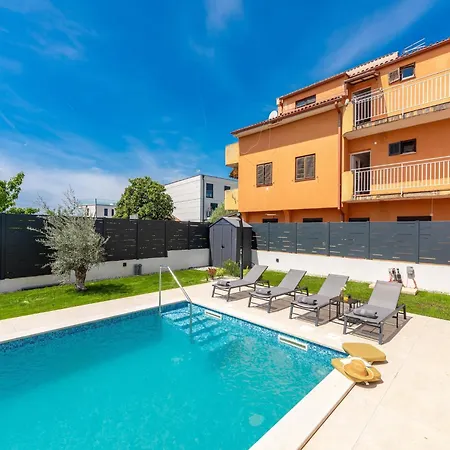 6-person With 3 En-suites *