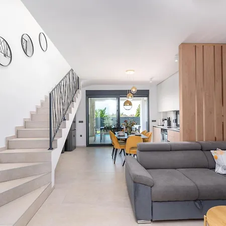 Apartment 6-person With 3 En-suites Novigrad (Istria)