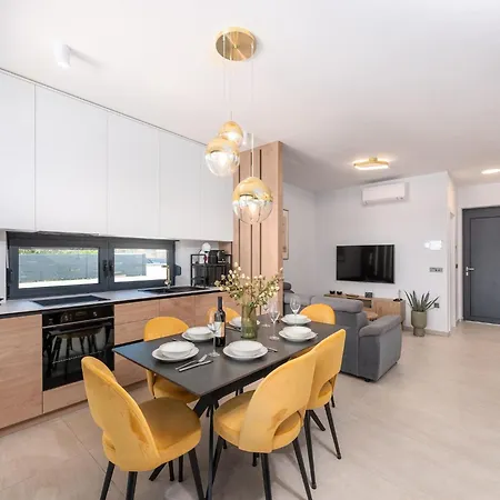 6-person With 3 En-suites * Novigrad (Istria)