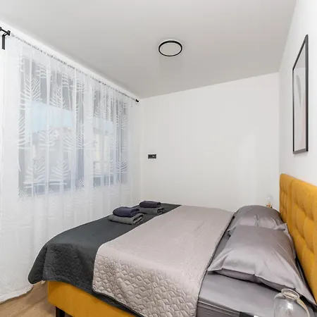 6-person With 3 En-suites *