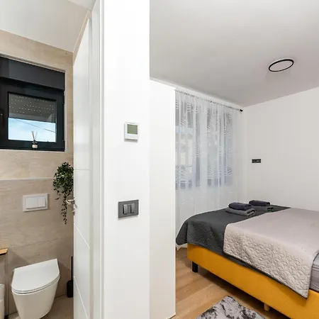 6-person With 3 En-suites *