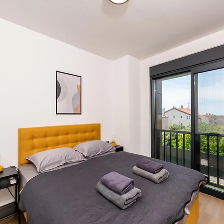 6-person With 3 En-suites