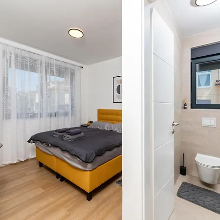 Apartman 6-person With 3 En-suites Novigrad Istria