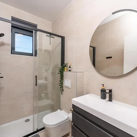 Apartamento 6-person With 3 En-suites Novigrad Istria